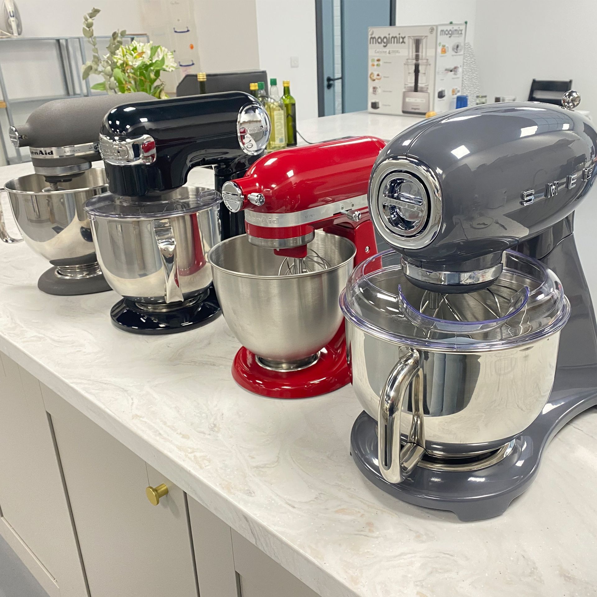 KitchenAid Artisan vs Kenwood kMix Stand Mixer, which is better