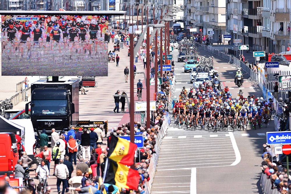 The bunch during stage 1 of the Belgium Tour.