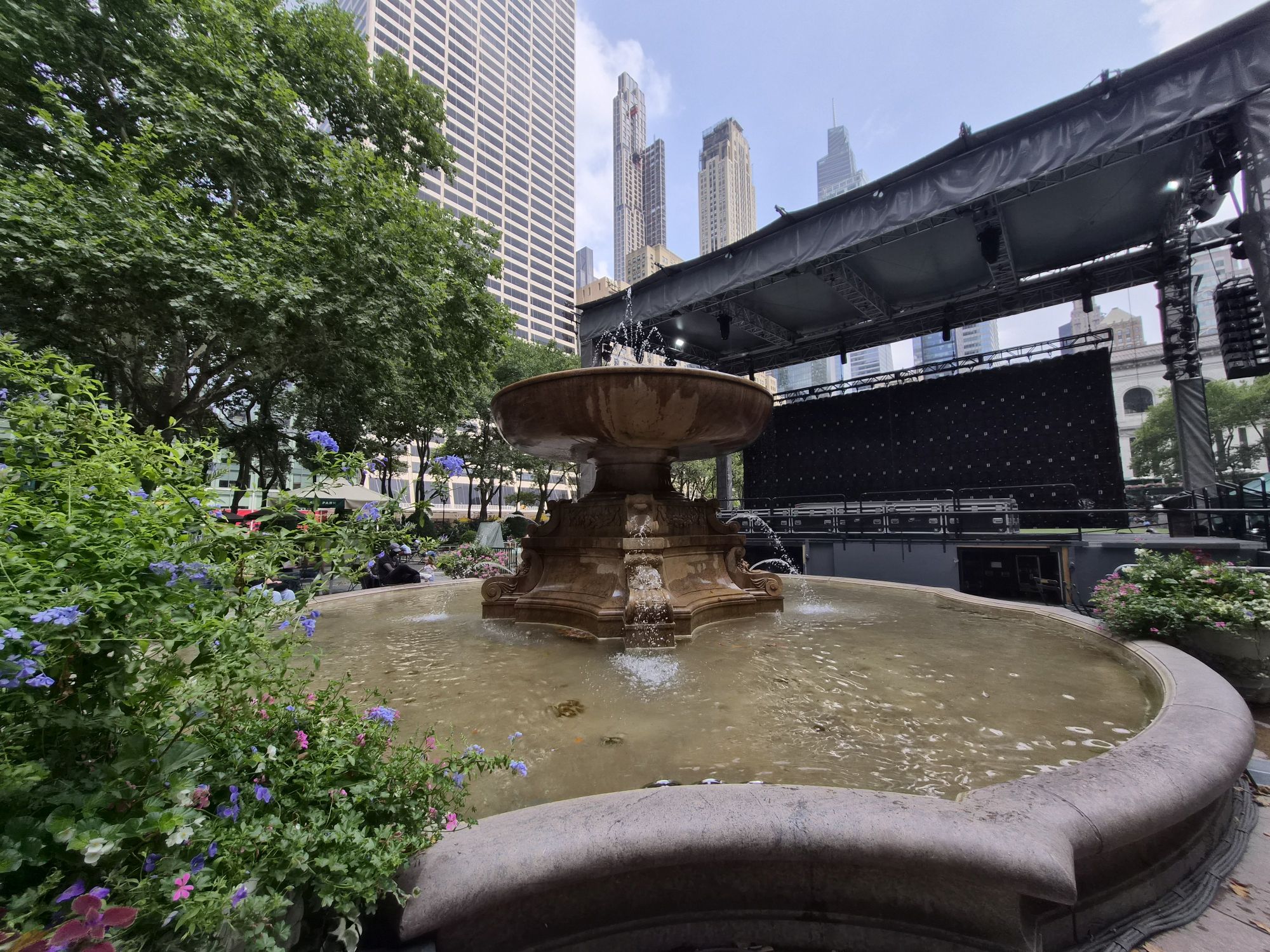 Samsung Galaxy Z Flip 7 camera sample.
