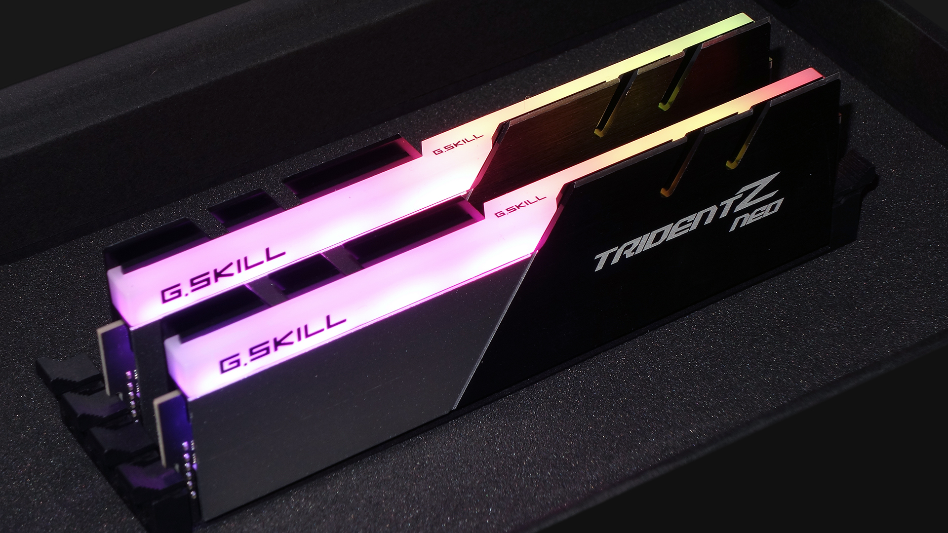 G.Skill TridentZ Neo 2x32GB DDR4-3200 C16 Review: Dense Modules 
