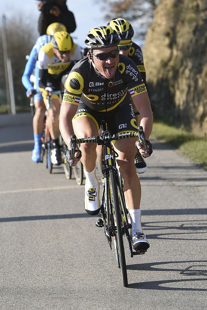 Thomas Voeckler (Direct Energie) gets caught by the three-man attack