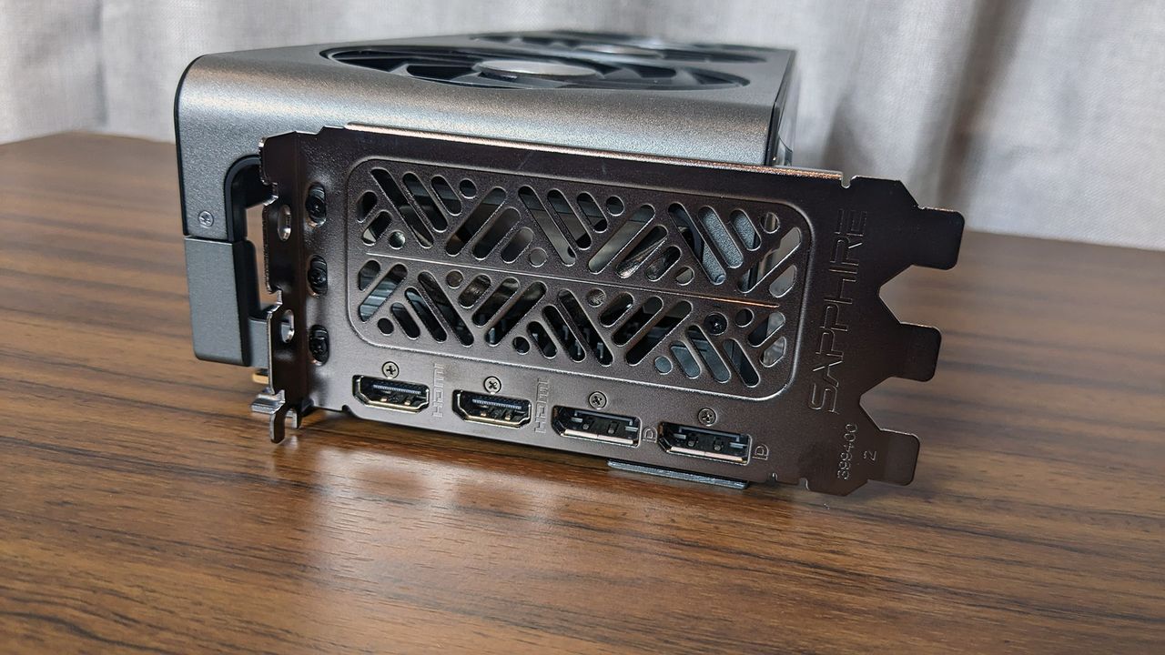 Sapphire Nitro+ Radeon RX 7900 XTX Vapor-X video outputs