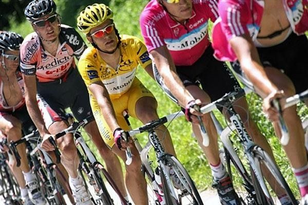 The yellow jersey Gerdemann saw the lead evaporate, but kept the white jersey at least.