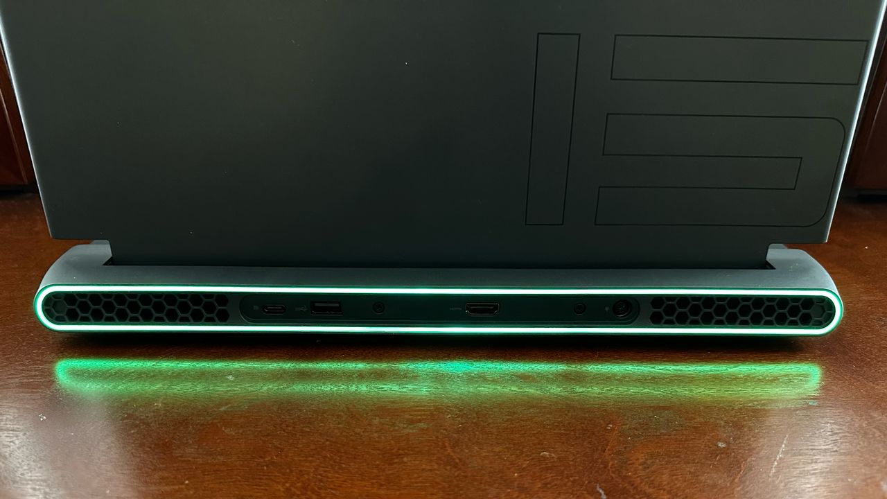 Alienware m15 R7