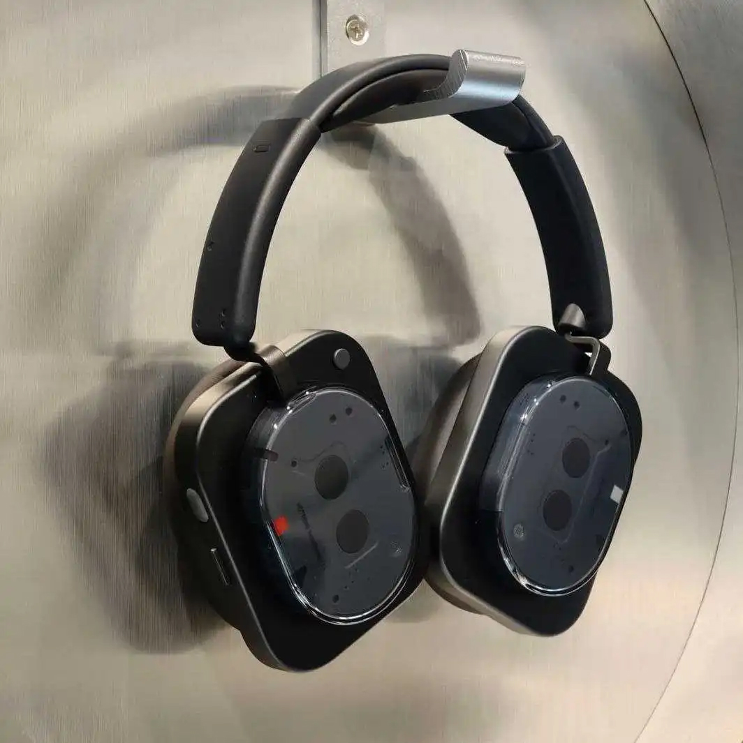 Nothing Headphone (1) hands-on photo leak
