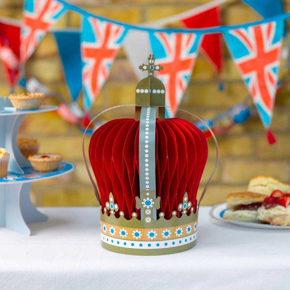 Coronation decoration table crown