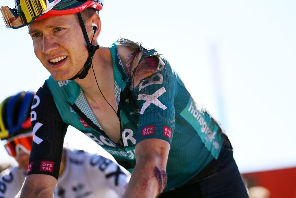 SIERRA NEVADAGRANADA SPAIN SEPTEMBER 04 Wilco Kelderman of Netherlands and Team Bora Hansgrohe crosses the finishing line injured during the 77th Tour of Spain 2022 Stage 15 a 1526km stage from Martos to Sierra Nevada Granada 2507m LaVuelta22 WorldTour on September 04 2022 in Sierra Nevada Spain Photo by Tim de WaeleGetty Images