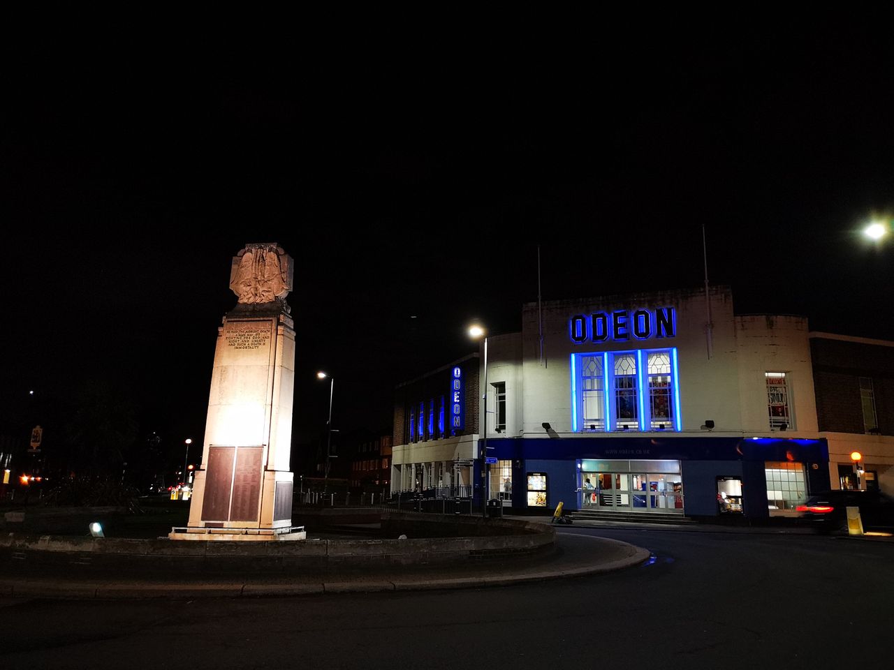 Here's a standard low-light shot of an Odeon cinema. It's reasonably sharp but doesn't obviously beat the best-in-class rivals.