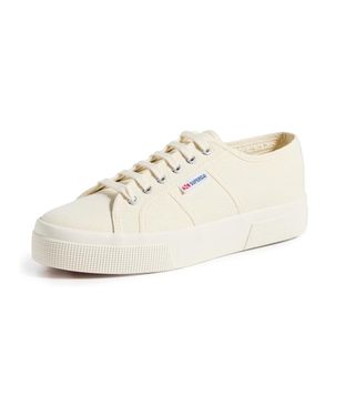 Cremeweiße Superga Canvas-Plateau-Sneaker