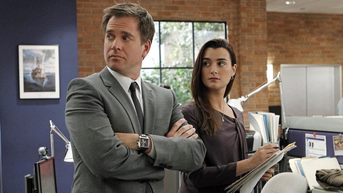 tony and ziva side-by-side.