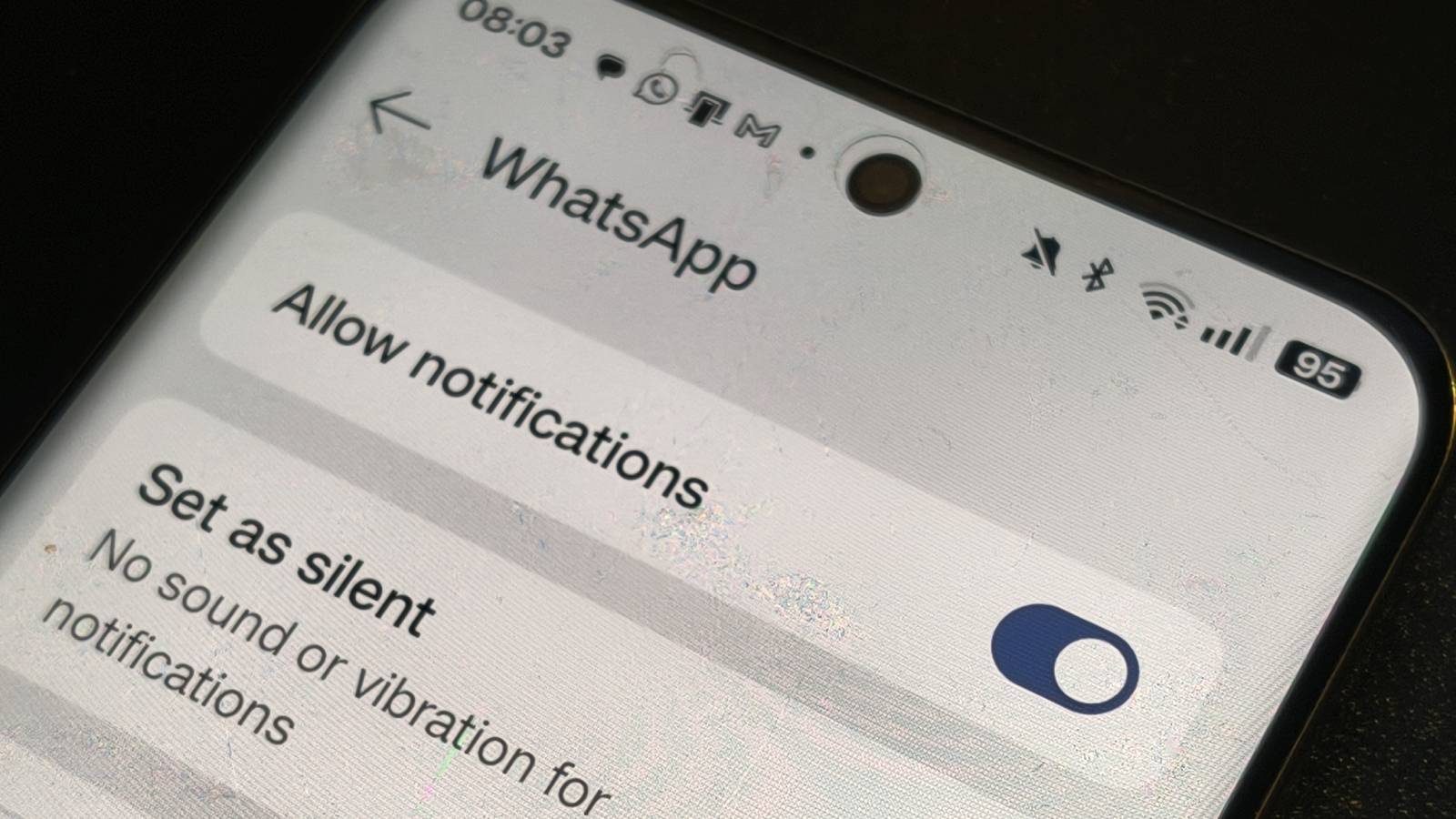 A battery-saving setting shown on a Realme GT5 Pro.