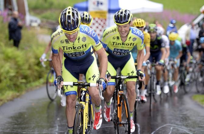 Michael Rogers (Tinkoff-Saxo) leads the charge
