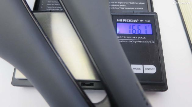 The standard NDR Dimension (as used by Manuel Fumic) offers 7mm deep plush padding at a flyweight 166.1g