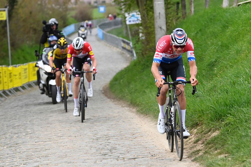 OUDENAARDE, BELGIUM - APRIL 4 : during the Flanders Classics 105th Ronde Van Vlaanderen cycling race with start in Antwerp and finish in Oudenaarde on April 04, 2021 in Oudenaarde, Belgium, 4/04/2021 ( Motordriver Kenny Verfaillie - Photo by Nico Vereecken / Photo News
