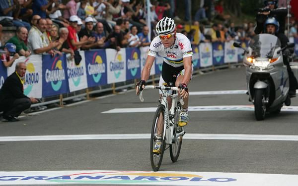 World Champion Cadel Evans (Silence-Lotto) finishes the Giro dell'Emilia in Bologna, Italy