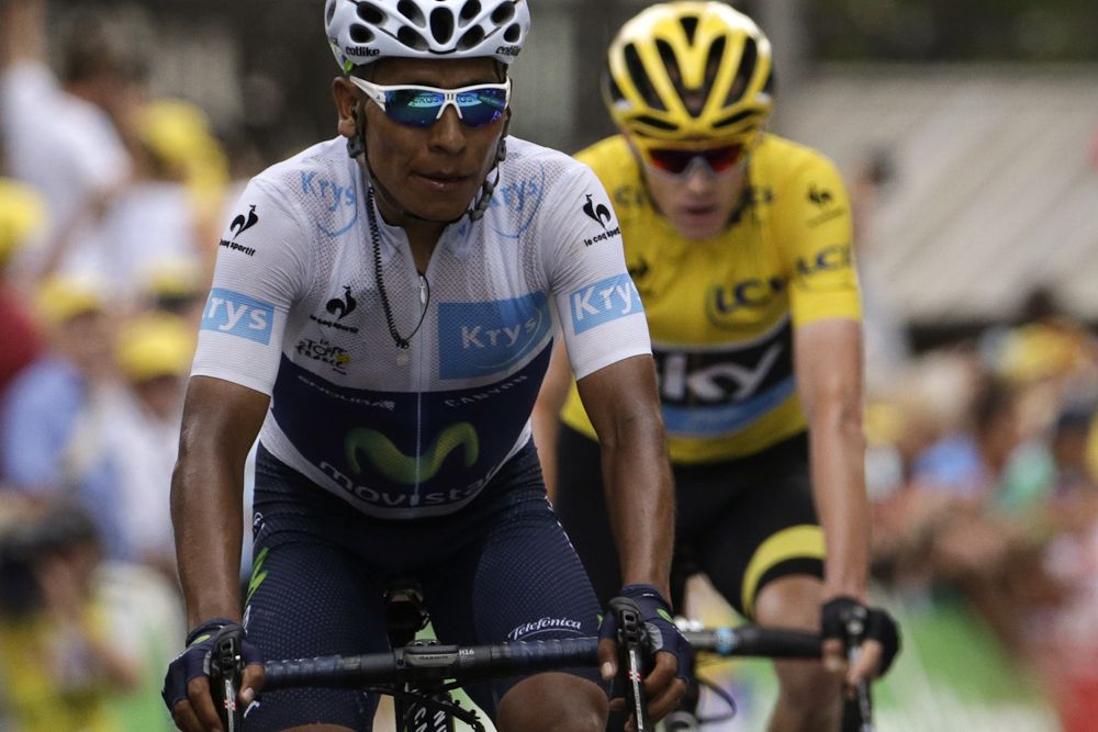 Nairo Quintana finishes stage 17 ahead of Chris Froome.