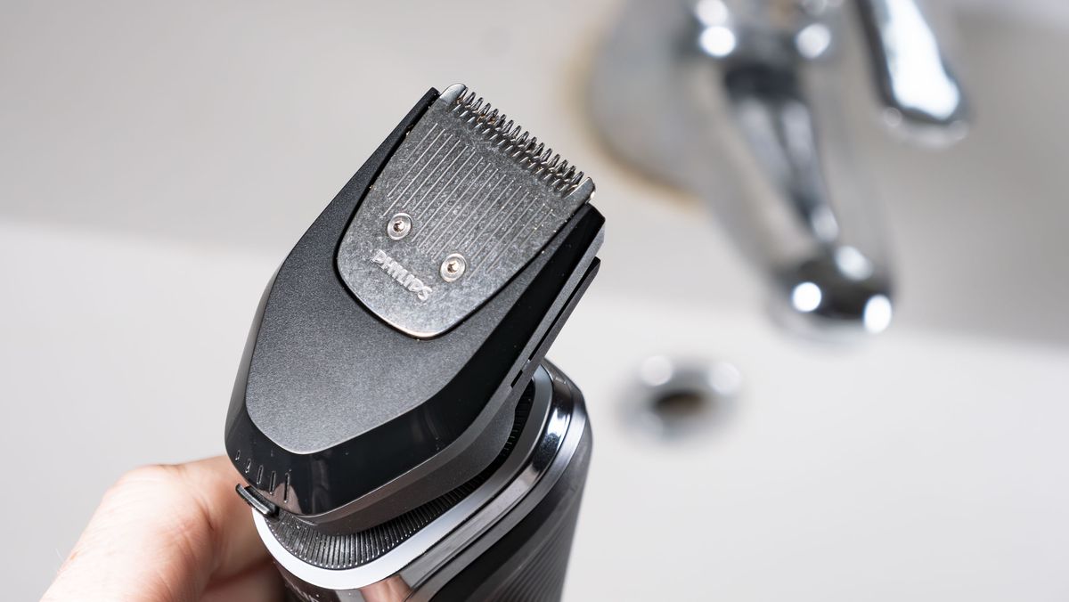 Closeup of the Philips i9000 electric razor's trimmer head