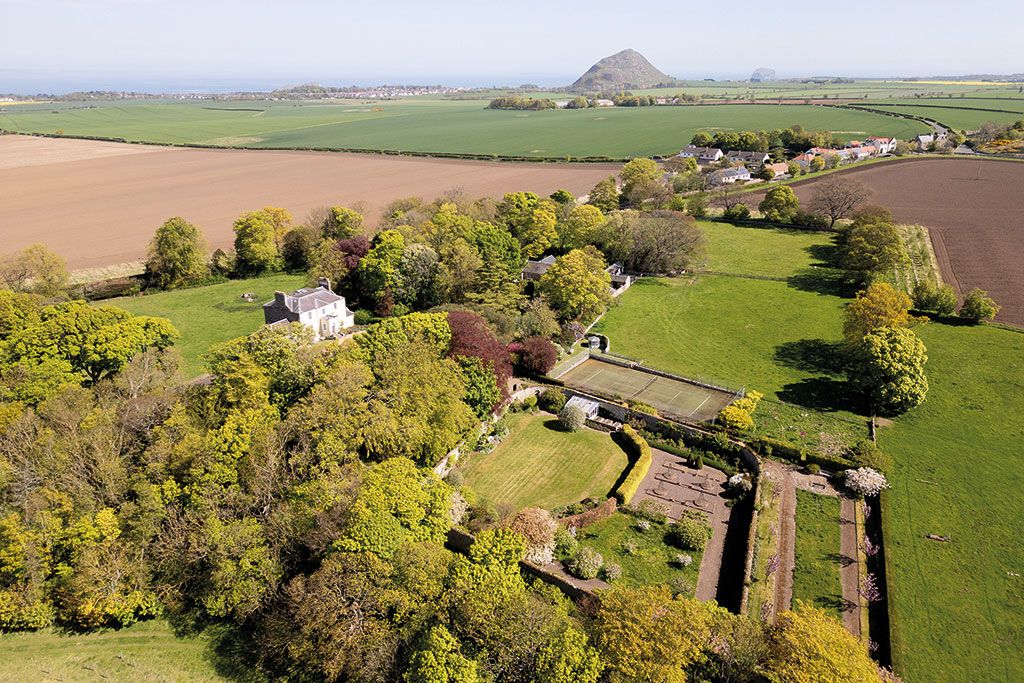 Properties for sale with tennis courts: Kingston House, North Berwick, East Lothian