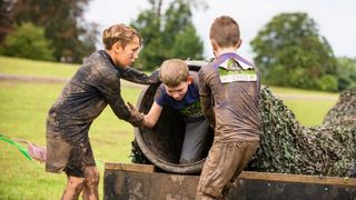 lidl-tough-mudder-for-kids-teamwork.