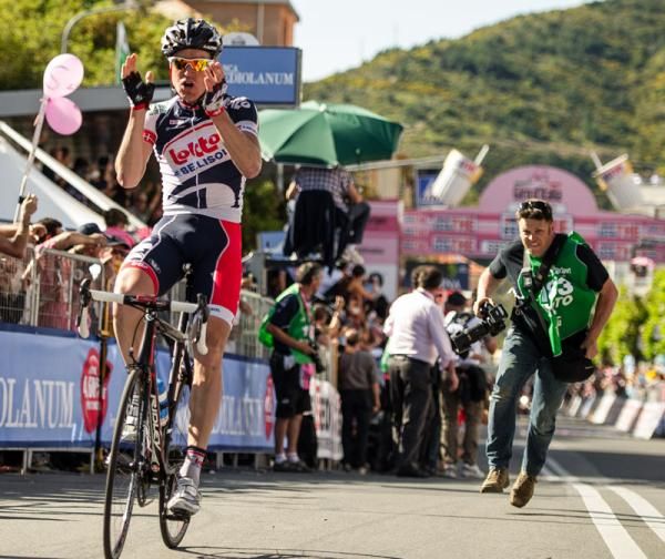 Lars Bak wins a stage into Sestri Levante