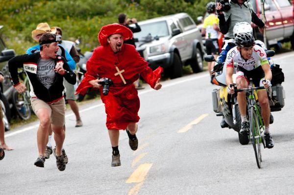 Rafael Infantino (EPM) goes solo over the last KOM.