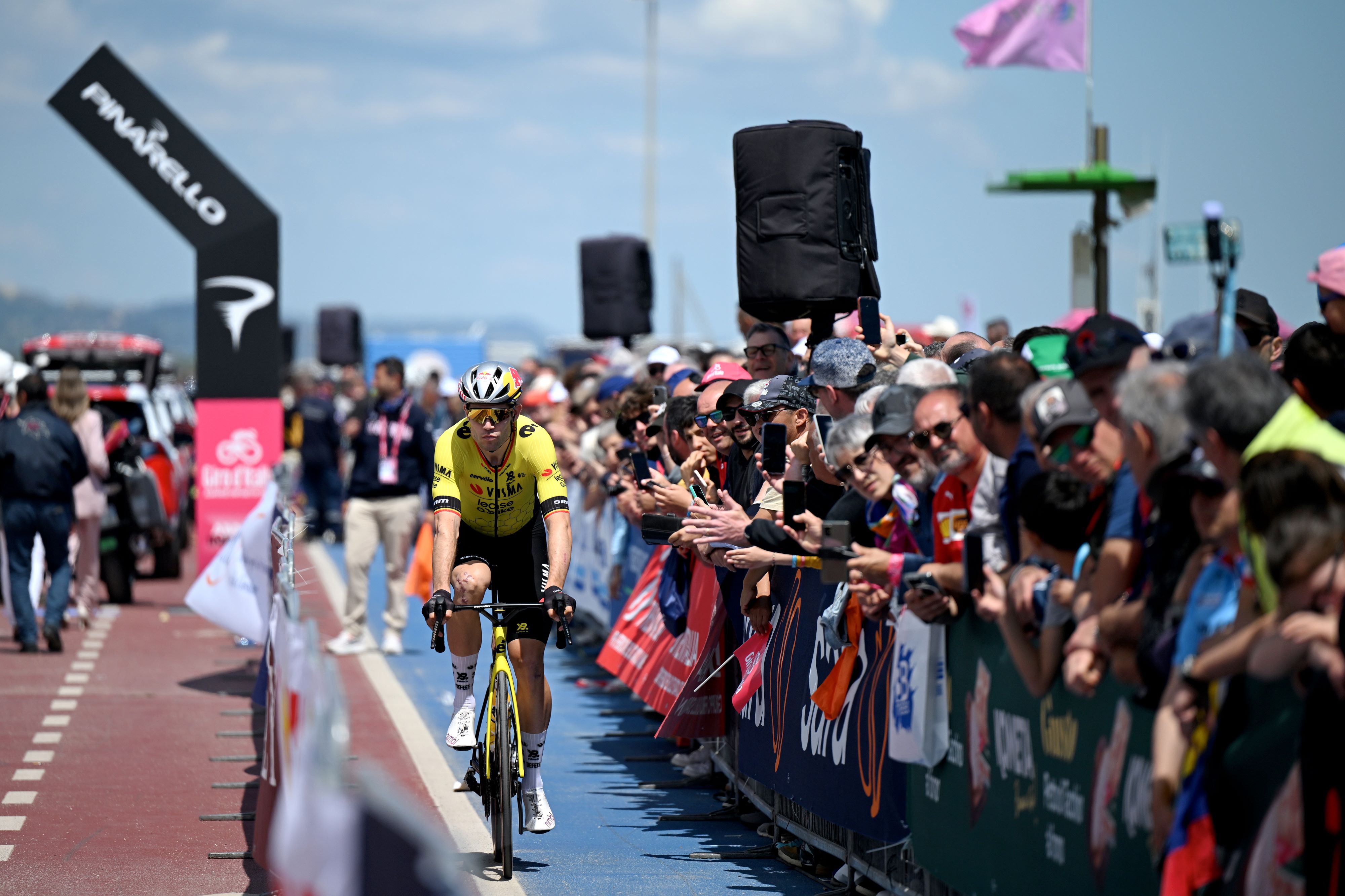 Wout Van Aert before the start of stage 8 of the Giro d'Italia 2025