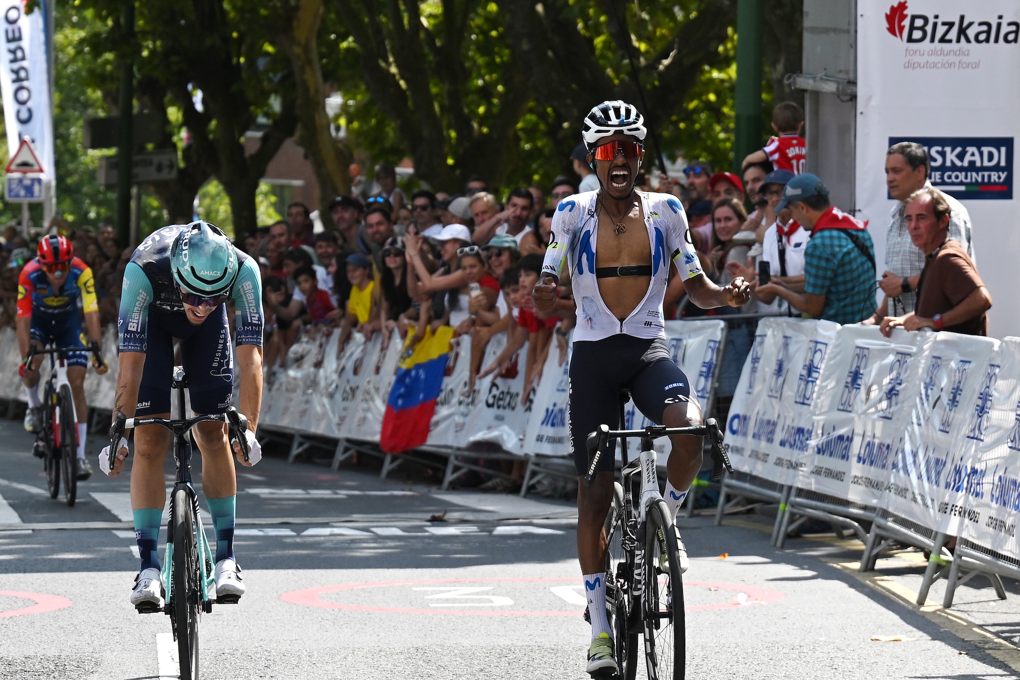 Circuito de Getxo-Memorial Hermanos Otxoa: Natnael Tesfatsion fastest in select-group uphill sprint to take the victory in Getxo
