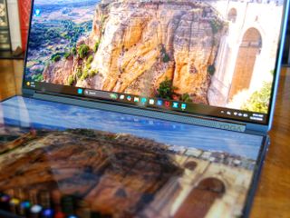 Lenovo Yoga Book 9i 14" (Gen 10)