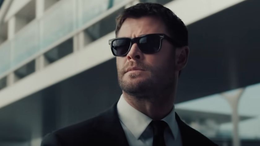 Chris Hemsworth as jewel thief Mike Davis in Crime 101.