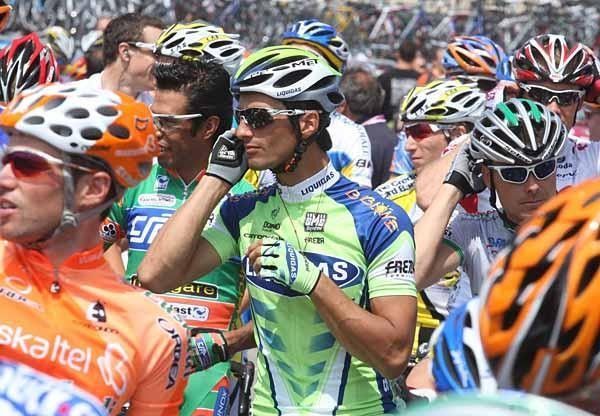 Daniele Bennati (Liquigas) gets ready for the start.