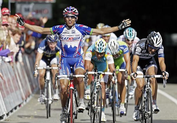 Robbie McEwen (Katusha) is still a force to be reckoned with as he wins stage one of the Eneco Tour.