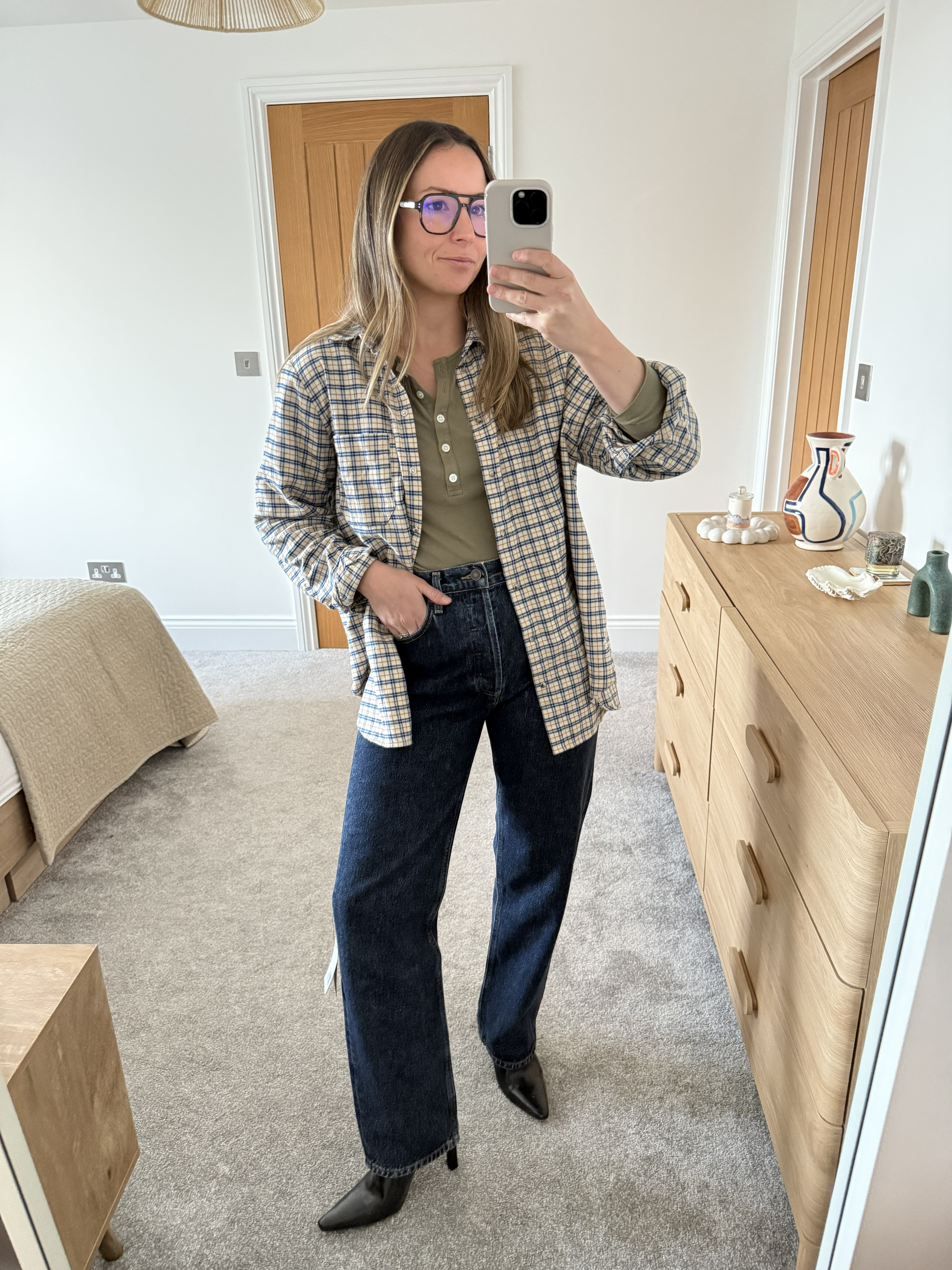 Stylist Emily Dawes wears Agolde 90s Pinch Waist Straight Leg Jeans