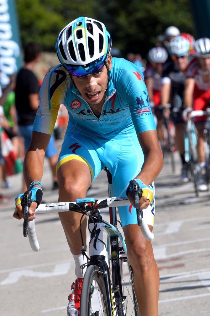 Fabio Aru (Astana) dropped the Contador group