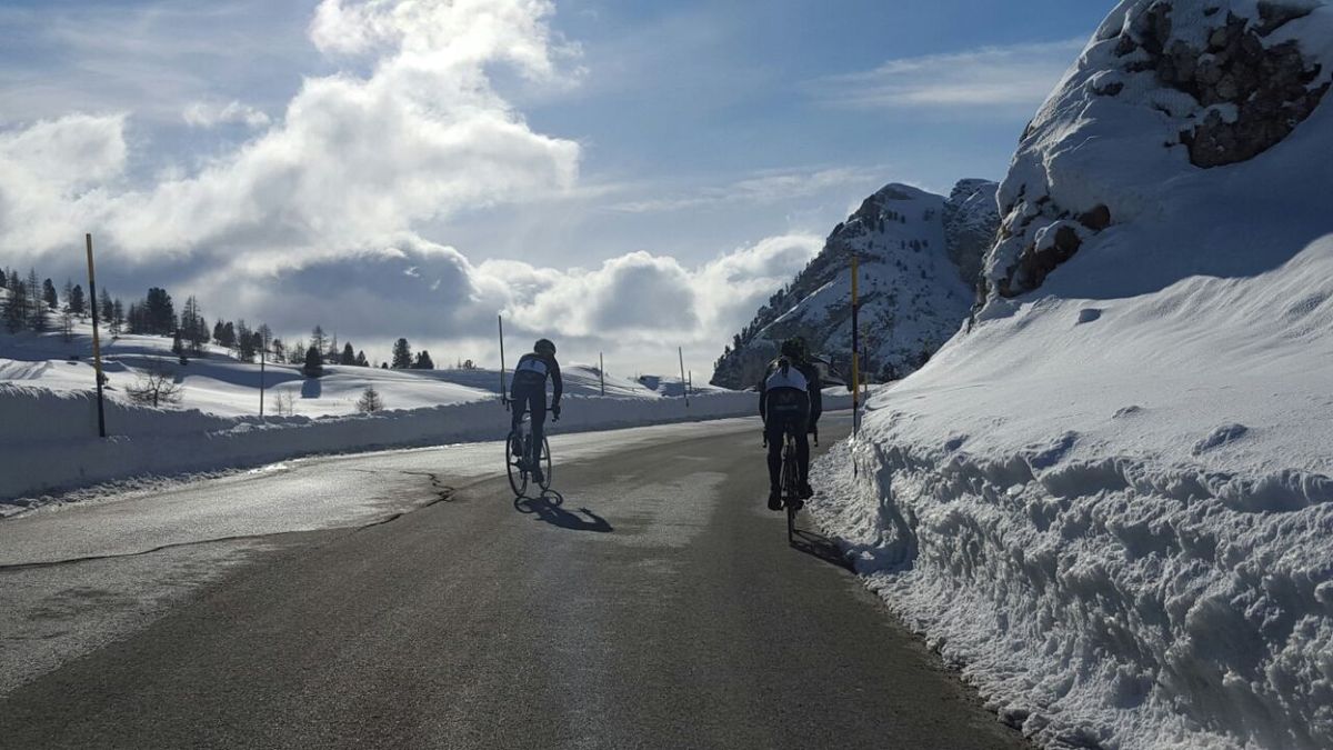 Alejandro Valverde and Andrey Amador (Movistar) preview the route for stage 14 of the Giro d'Italia