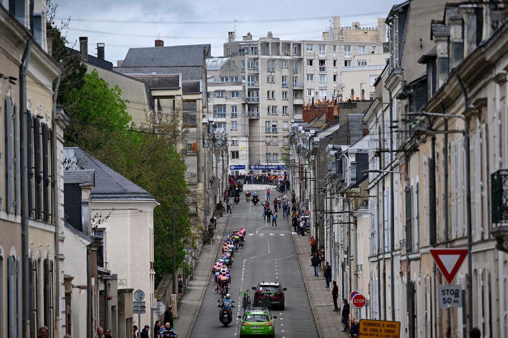 LE MANS FRANCE APRIL 05 A general view of the peloton passing through a Le Mans city during the 70th Region Pays de la Loire Tour 2024 Stage 4 a 1749km stage from MarolleslesBraults to Le Mans on April 05 2024 in Le Mans France Photo by Dario BelingheriGetty Images