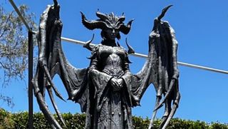 Diablo 4 Lilith statue detail