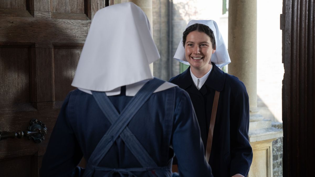 Sister Catherine arrives at Nonnatus house and is welcomed by Sister Julienne at the front door 