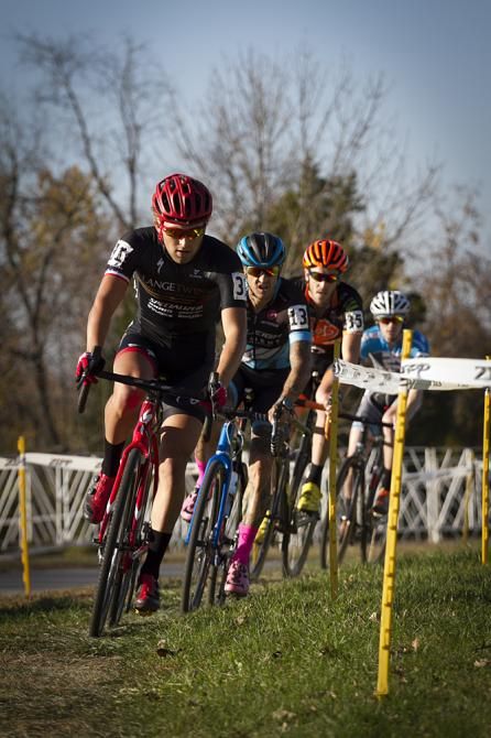 Cody Kaiser (Langetwins/Specialized) takes the early race lead