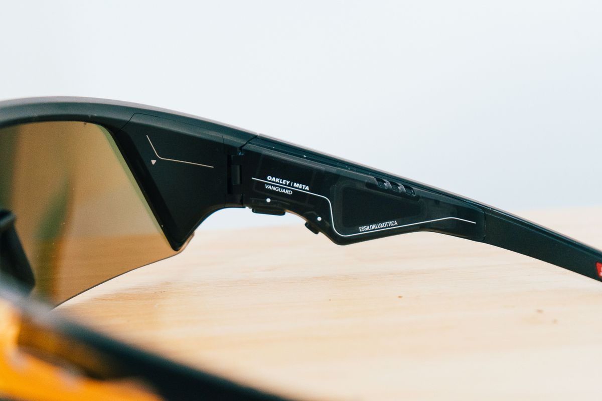 Oakley Meta Vanguard