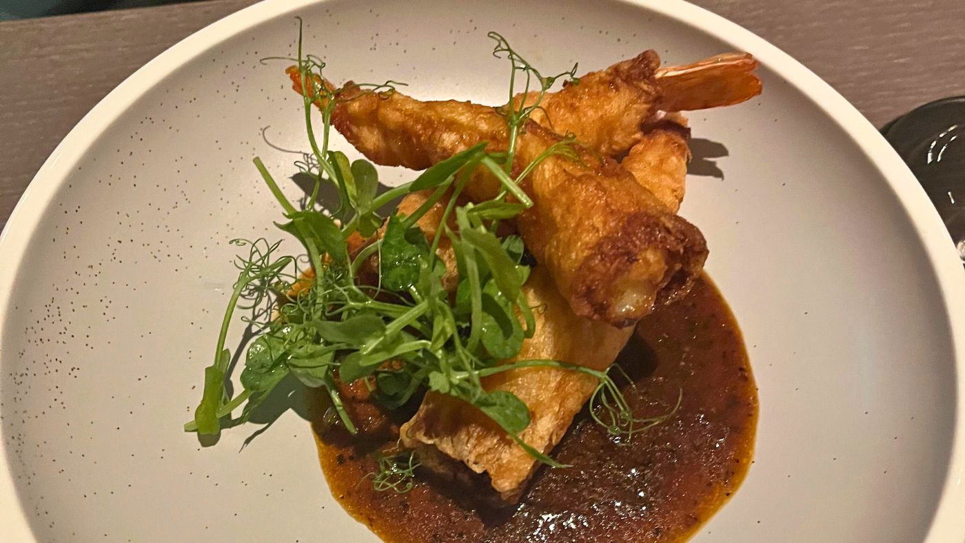 Crispy tiger prawns with pepper sauce