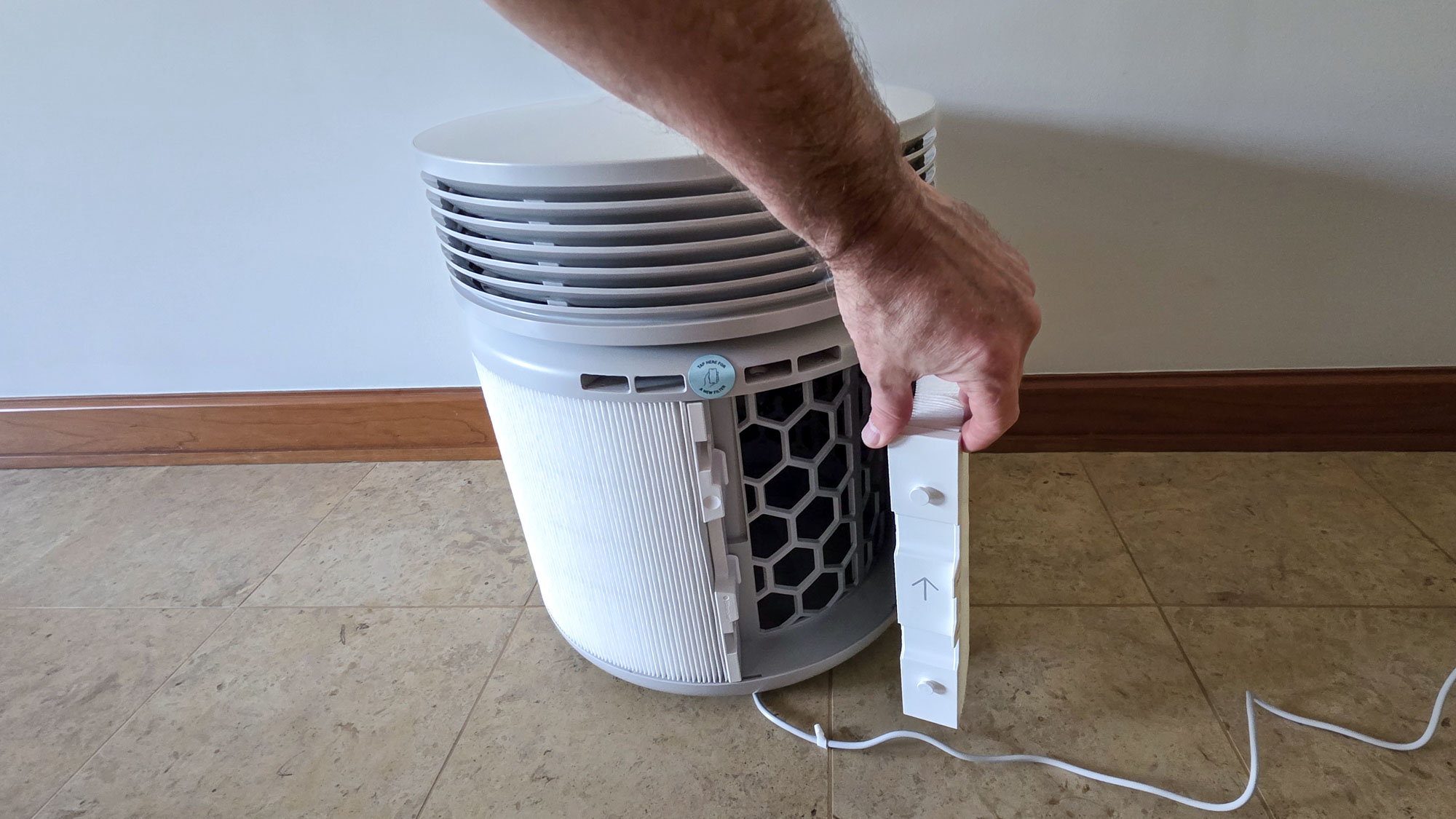Blueair Blue Signature purifier setting up