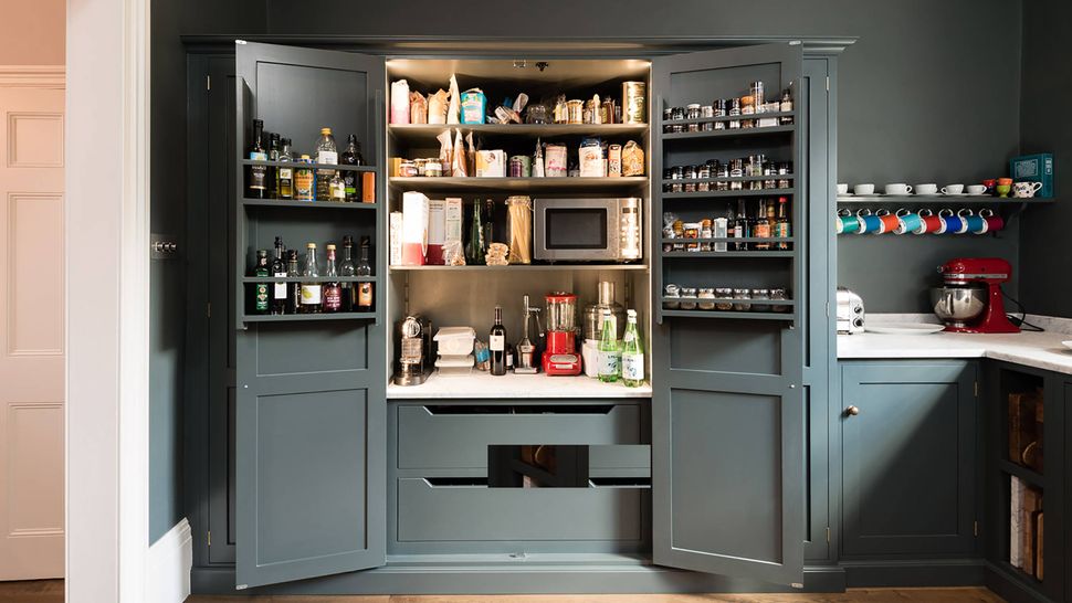 What is an appliance garage and does your kitchen need one? Homebuilding