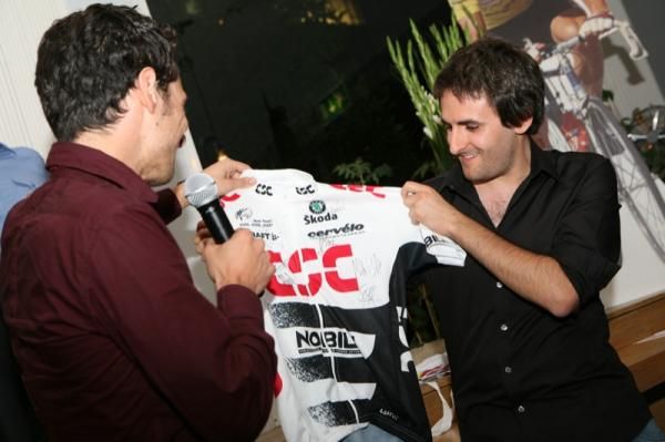 Someone would soon receive an autographed CSC team jersey.