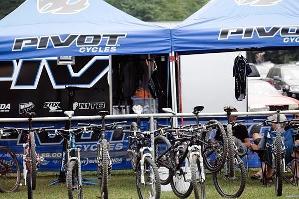 Pivot Cycles and BH Bikes were onsite with their demo fleet.