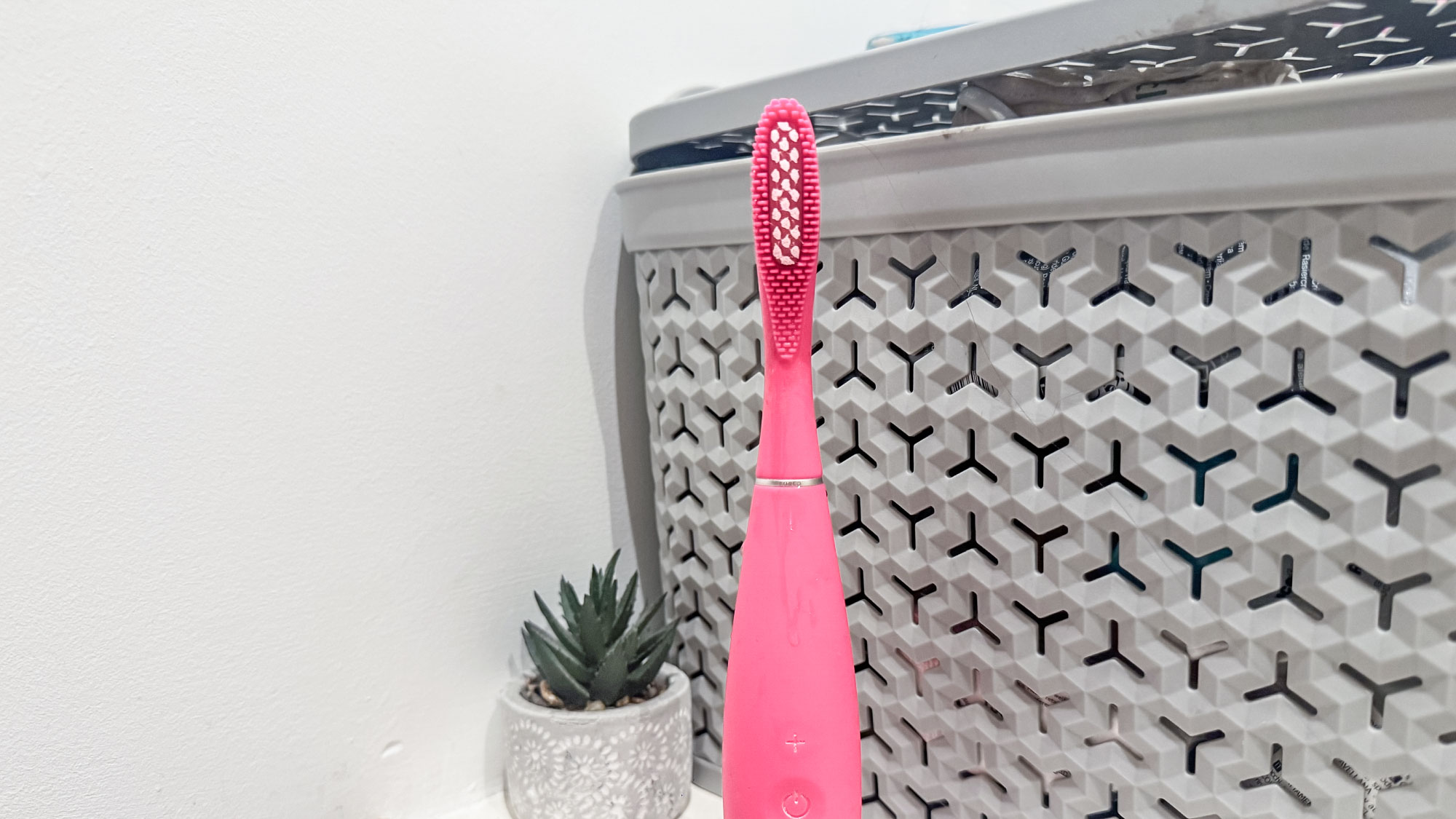 A pink Foreo Issa 3