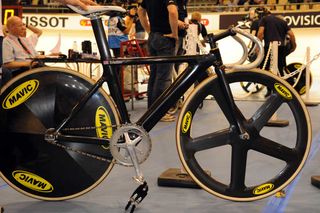 victoria pendleton bike, british track bike, uci, ban, 2010 world track championships