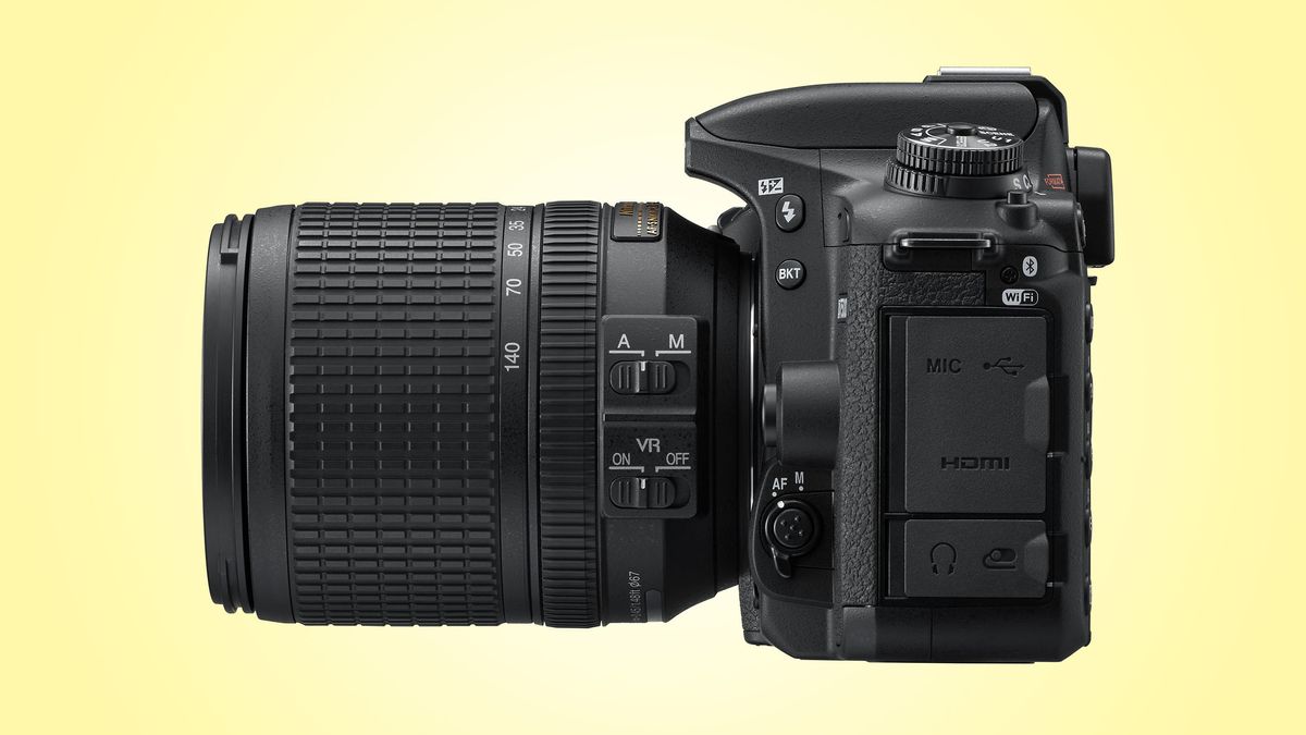 Nikon D7500 side