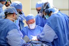 Doctors at Cleveland Clinic perform the hospital's third face transplant.
