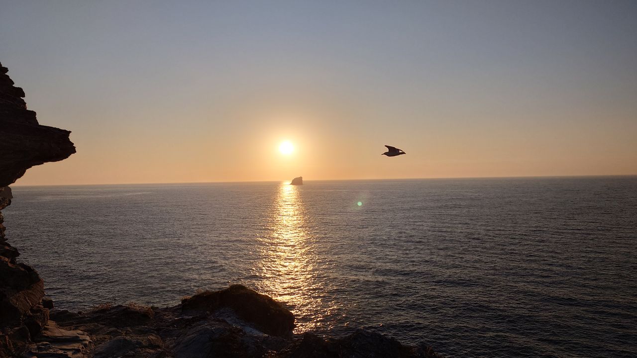 Sony Xperia 1 IV sample shot of a sunset at sea