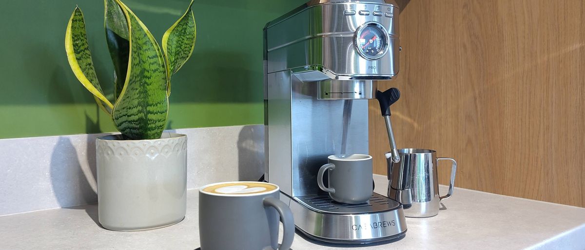 The Casabrews 5418 Pro is a super-affordable espresso machine, but too many corners have been cut to make it a good budget buy